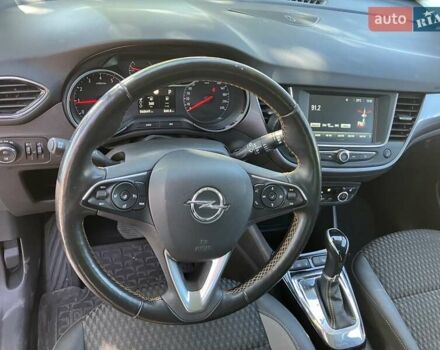 Опель Crossland X 2019 в Запорожье на Automoto.ua Красный Опель Crossland X, объемом двигателя 1.2 л и пробегом 69 тыс. км за 15200 $, фото 7 на Automoto.ua