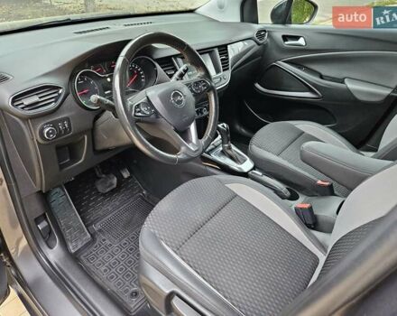 Серый Опель Crossland X, объемом двигателя 1.2 л и пробегом 60 тыс. км за 13999 $, фото 38 на Automoto.ua