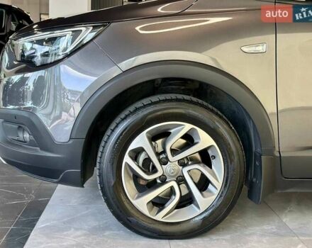 Сірий Опель Crossland X, об'ємом двигуна 1.2 л та пробігом 100 тис. км за 14590 $, фото 5 на Automoto.ua