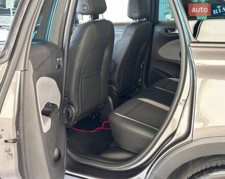 Сірий Опель Crossland X, об'ємом двигуна 1.2 л та пробігом 100 тис. км за 14590 $, фото 28 на Automoto.ua
