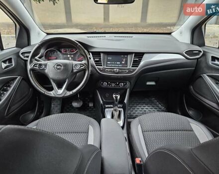 Серый Опель Crossland X, объемом двигателя 1.2 л и пробегом 60 тыс. км за 13999 $, фото 22 на Automoto.ua
