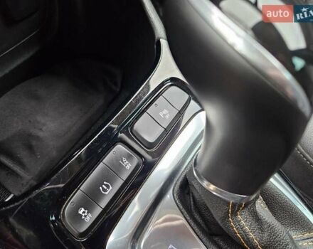 Серый Опель Crossland X, объемом двигателя 1.2 л и пробегом 60 тыс. км за 13999 $, фото 33 на Automoto.ua