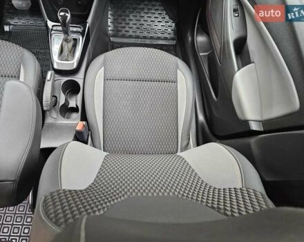 Серый Опель Crossland X, объемом двигателя 1.2 л и пробегом 60 тыс. км за 13999 $, фото 27 на Automoto.ua