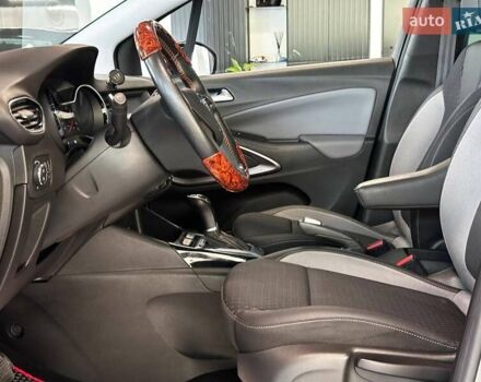 Сірий Опель Crossland X, об'ємом двигуна 1.2 л та пробігом 100 тис. км за 14590 $, фото 22 на Automoto.ua