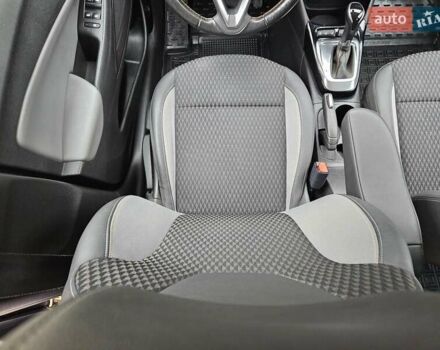 Серый Опель Crossland X, объемом двигателя 1.2 л и пробегом 60 тыс. км за 13999 $, фото 26 на Automoto.ua