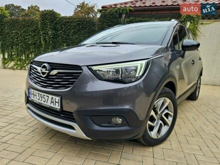 Серый Опель Crossland X, объемом двигателя 1.2 л и пробегом 60 тыс. км за 13999 $, фото 1 на Automoto.ua
