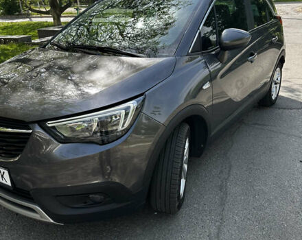 Сірий Опель Crossland X, об'ємом двигуна 1.5 л та пробігом 61 тис. км за 16500 $, фото 1 на Automoto.ua