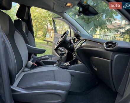 Синий Опель Crossland X, объемом двигателя 1.5 л и пробегом 200 тыс. км за 15400 $, фото 19 на Automoto.ua