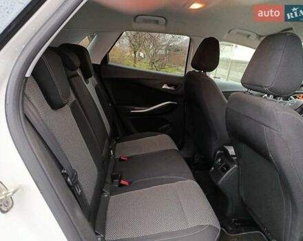 Белый Опель Grandland X, объемом двигателя 2 л и пробегом 128 тыс. км за 18000 $, фото 1 на Automoto.ua