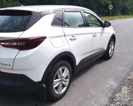 Білий Опель Grandland X, об'ємом двигуна 1.5 л та пробігом 176 тис. км за 17900 $, фото 2 на Automoto.ua