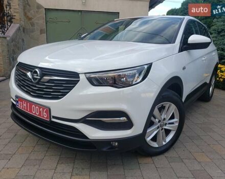 Білий Опель Grandland X, об'ємом двигуна 1.5 л та пробігом 206 тис. км за 15650 $, фото 2 на Automoto.ua