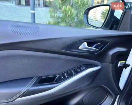 Білий Опель Grandland X, об'ємом двигуна 1.5 л та пробігом 35 тис. км за 21500 $, фото 14 на Automoto.ua