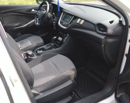 Білий Опель Grandland X, об'ємом двигуна 1.5 л та пробігом 176 тис. км за 17900 $, фото 4 на Automoto.ua