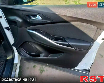 Белый Опель Grandland X, объемом двигателя 1.5 л и пробегом 53 тыс. км за 19500 $, фото 2 на Automoto.ua