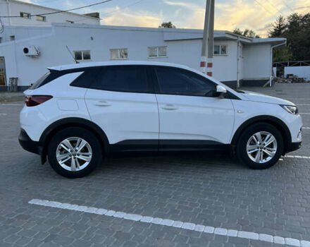 Белый Опель Grandland X, объемом двигателя 1.5 л и пробегом 47 тыс. км за 18750 $, фото 5 на Automoto.ua
