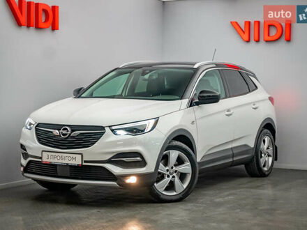 Белый Опель Grandland X, объемом двигателя 1.5 л и пробегом 80 тыс. км за 20188 $, фото 1 на Automoto.ua