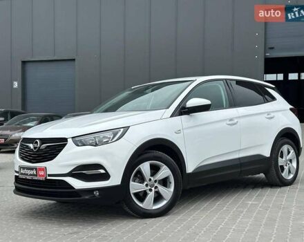 Белый Опель Grandland X, объемом двигателя 1.5 л и пробегом 163 тыс. км за 15800 $, фото 1 на Automoto.ua