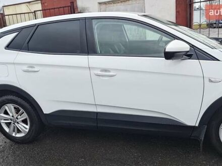 Белый Опель Grandland X, объемом двигателя 1.5 л и пробегом 54 тыс. км за 18404 $, фото 1 на Automoto.ua