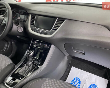 Черный Опель Grandland X, объемом двигателя 1.5 л и пробегом 197 тыс. км за 17750 $, фото 8 на Automoto.ua