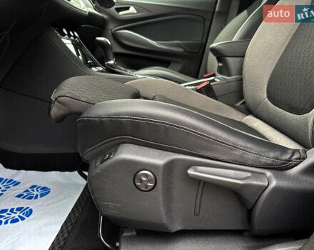 Красный Опель Grandland X, объемом двигателя 1.5 л и пробегом 79 тыс. км за 19000 $, фото 22 на Automoto.ua