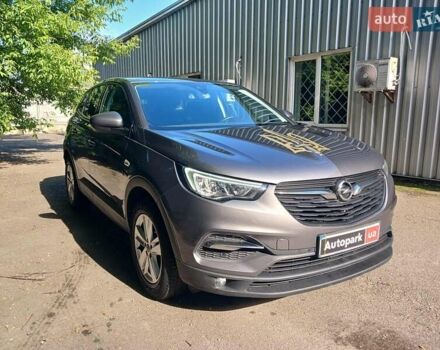 Серый Опель Grandland X, объемом двигателя 1.5 л и пробегом 93 тыс. км за 18990 $, фото 2 на Automoto.ua