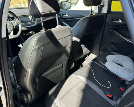 Серый Опель Grandland X, объемом двигателя 1.5 л и пробегом 74 тыс. км за 25000 $, фото 5 на Automoto.ua