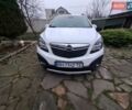 Белый Опель Mokka, объемом двигателя 1.6 л и пробегом 206 тыс. км за 11200 $, фото 1 на Automoto.ua
