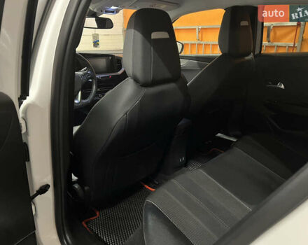 Білий Опель Mokka, об'ємом двигуна 1.2 л та пробігом 73 тис. км за 22222 $, фото 10 на Automoto.ua