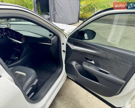Білий Опель Mokka-e, об'ємом двигуна 0 л та пробігом 75 тис. км за 16500 $, фото 19 на Automoto.ua