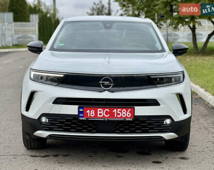 Белый Опель Mokka-e, объемом двигателя 0 л и пробегом 68 тыс. км за 16650 $, фото 5 на Automoto.ua