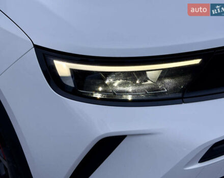 Белый Опель Mokka-e, объемом двигателя 0 л и пробегом 85 тыс. км за 15900 $, фото 44 на Automoto.ua