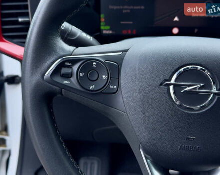 Белый Опель Mokka-e, объемом двигателя 0 л и пробегом 85 тыс. км за 15900 $, фото 23 на Automoto.ua