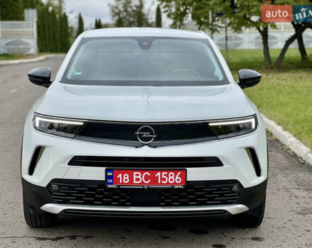 Белый Опель Mokka-e, объемом двигателя 0 л и пробегом 68 тыс. км за 16650 $, фото 4 на Automoto.ua