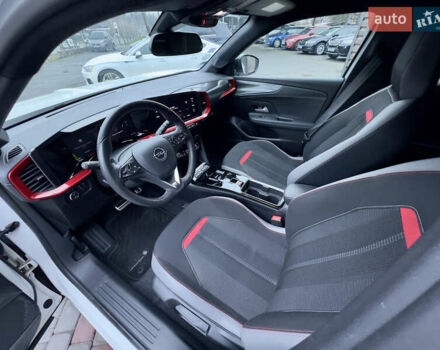 Белый Опель Mokka-e, объемом двигателя 0 л и пробегом 85 тыс. км за 15900 $, фото 19 на Automoto.ua