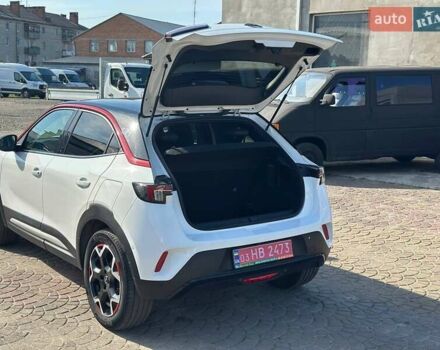 Белый Опель Mokka-e, объемом двигателя 0 л и пробегом 35 тыс. км за 17000 $, фото 6 на Automoto.ua