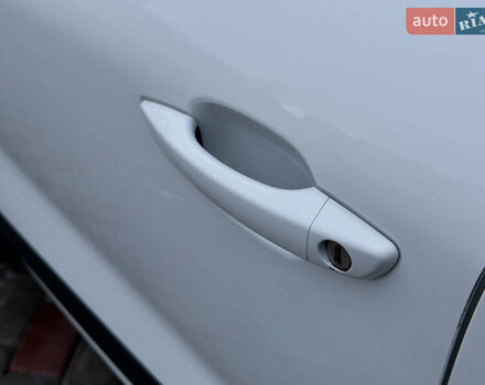 Белый Опель Mokka-e, объемом двигателя 0 л и пробегом 85 тыс. км за 15900 $, фото 16 на Automoto.ua