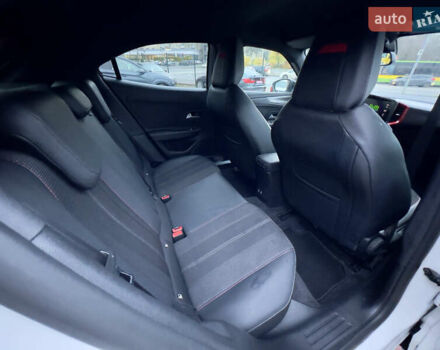 Белый Опель Mokka-e, объемом двигателя 0 л и пробегом 85 тыс. км за 15900 $, фото 41 на Automoto.ua