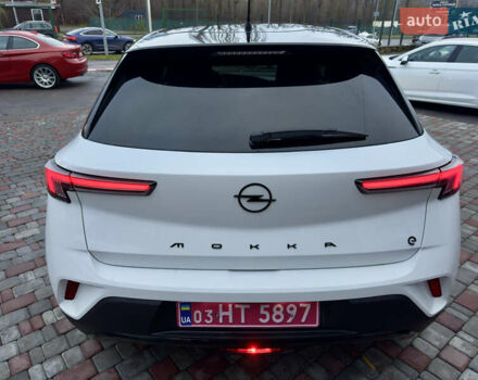 Белый Опель Mokka-e, объемом двигателя 0 л и пробегом 85 тыс. км за 15900 $, фото 8 на Automoto.ua