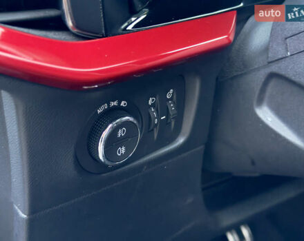 Белый Опель Mokka-e, объемом двигателя 0 л и пробегом 85 тыс. км за 15900 $, фото 21 на Automoto.ua