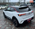 Белый Опель Mokka-e, объемом двигателя 0 л и пробегом 85 тыс. км за 15900 $, фото 4 на Automoto.ua