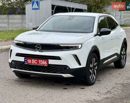 Белый Опель Mokka-e, объемом двигателя 0 л и пробегом 68 тыс. км за 16650 $, фото 1 на Automoto.ua