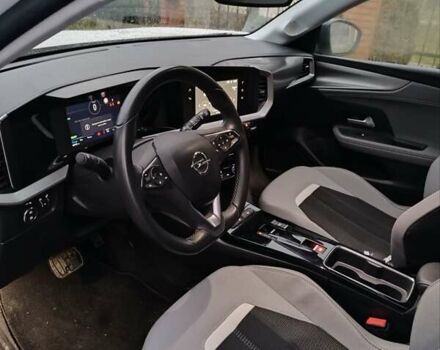 Белый Опель Mokka-e, объемом двигателя 0 л и пробегом 43 тыс. км за 15955 $, фото 16 на Automoto.ua