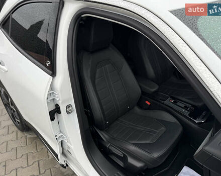 Белый Опель Mokka-e, объемом двигателя 0 л и пробегом 50 тыс. км за 16700 $, фото 53 на Automoto.ua