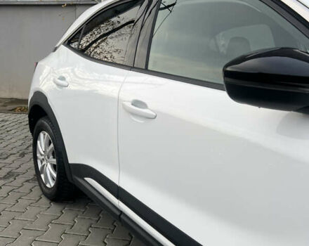 Белый Опель Mokka-e, объемом двигателя 0 л и пробегом 54 тыс. км за 15300 $, фото 5 на Automoto.ua