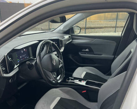 Белый Опель Mokka-e, объемом двигателя 0 л и пробегом 54 тыс. км за 15300 $, фото 21 на Automoto.ua