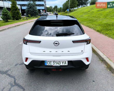 Белый Опель Mokka-e, объемом двигателя 0 л и пробегом 17 тыс. км за 15800 $, фото 10 на Automoto.ua