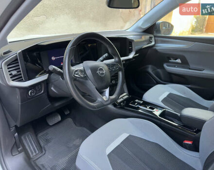 Белый Опель Mokka-e, объемом двигателя 0 л и пробегом 27 тыс. км за 15800 $, фото 18 на Automoto.ua