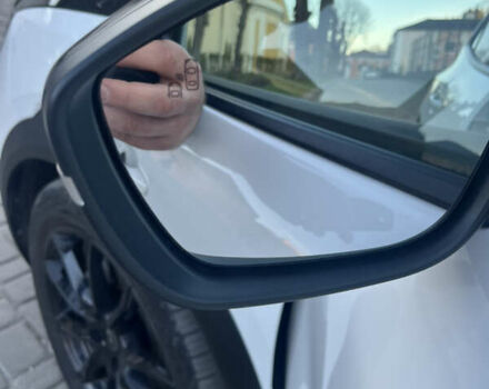 Белый Опель Mokka-e, объемом двигателя 0 л и пробегом 50 тыс. км за 16900 $, фото 11 на Automoto.ua