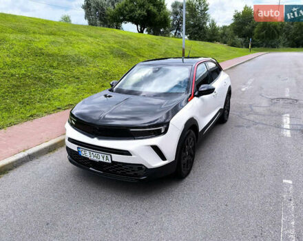 Белый Опель Mokka-e, объемом двигателя 0 л и пробегом 17 тыс. км за 15800 $, фото 14 на Automoto.ua