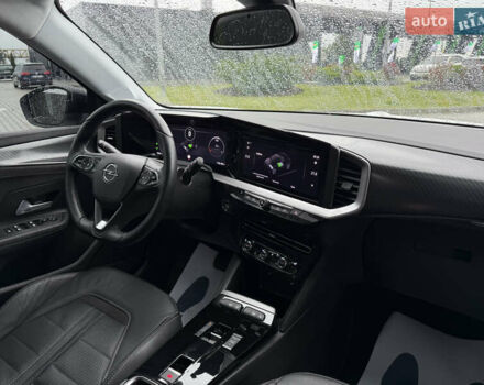 Белый Опель Mokka-e, объемом двигателя 0 л и пробегом 50 тыс. км за 16700 $, фото 73 на Automoto.ua